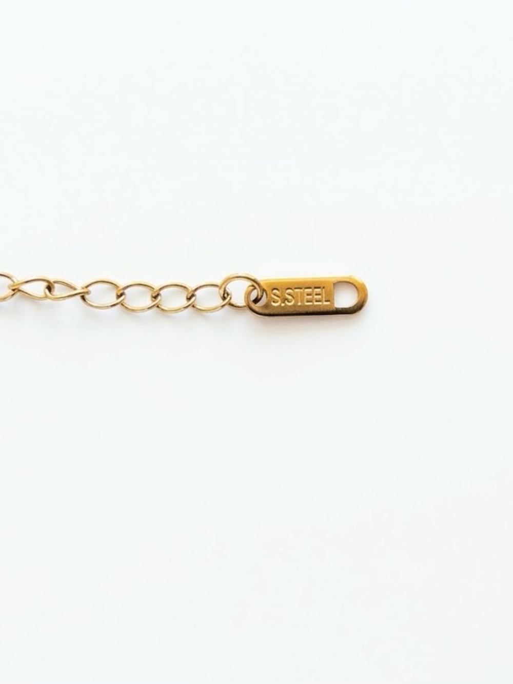 Magenta Clover Motif Chain Bracelet - Picture 3 of 3